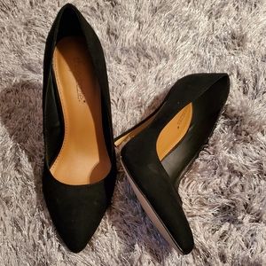 Black suede heels